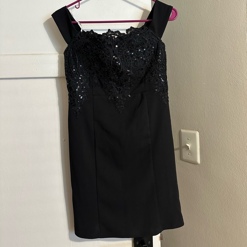 lulu’s little black dress